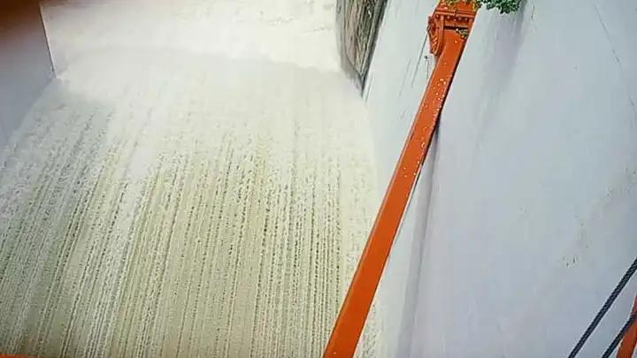 কাপ্তাই বাঁধ দিয়ে সেকেন্ডে ছাড়া হচ্ছে ৬৩ হাজার কিউসেক পানি