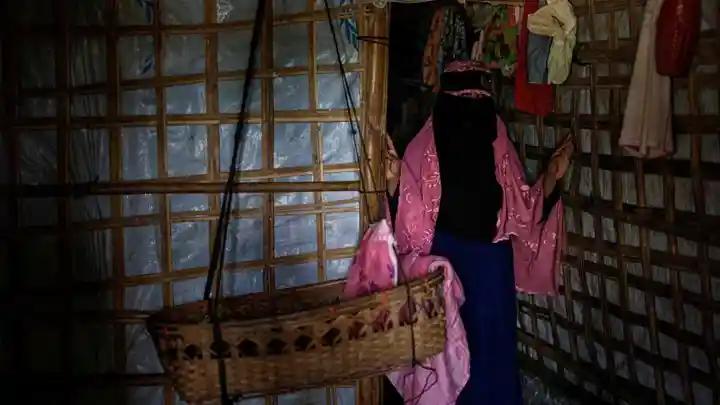 ৩০০০ দিনে গুমরে মরছে এক জাতি