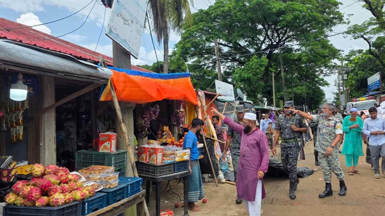রোহিঙ্গা ক্যাম্পে ৪০ অবৈধ দোকানপাট উচ্ছেদ 