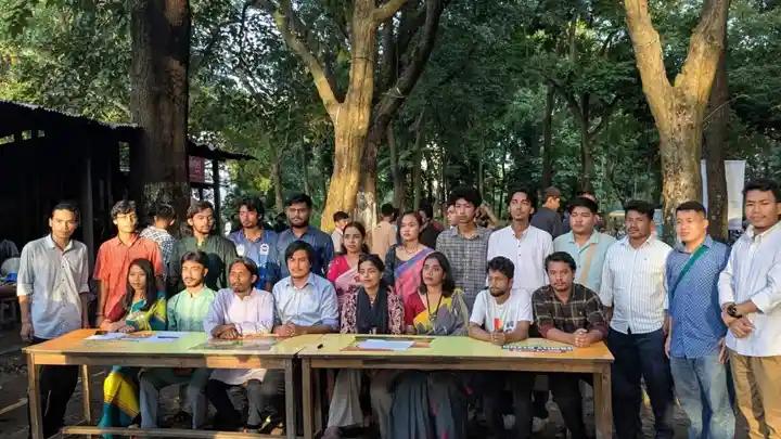 চাকসুতে পাহাড়ি শিক্ষার্থীরা শুধু ‘বামে’!