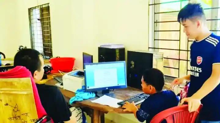 পাহাড়ে প্রতিবন্ধীদের স্বপ্ন পূরণের সাথী কিশোর