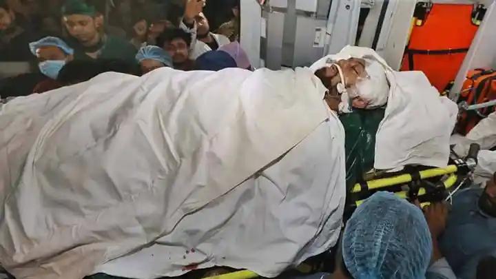 ওসমান হাদিকে নিয়ে সিঙ্গাপুরে যাত্রা করল এয়ার অ্যাম্বুলেন্স