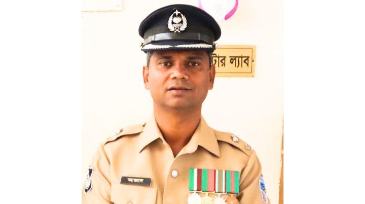 আইজি ব্যাজ পাচ্ছেন ঘুমধুমের কৃতি সন্তান ওসি বাবুল আজাদ